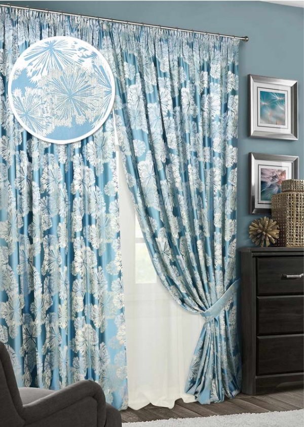 Shop Eyelet Curtains in Dubai