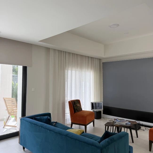 custom sheer curtains in Dubai
